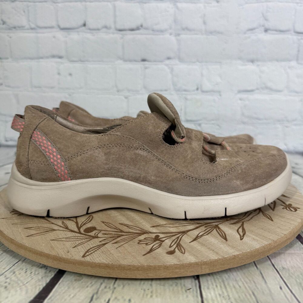 Dansko Clogs Comfort Women Size 7.5-8 US 38 EU Beige Suede Lace Logo Shoes